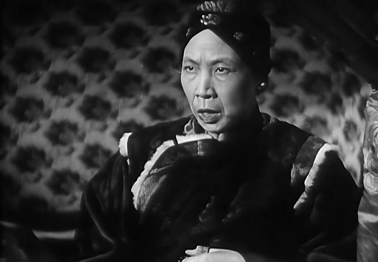 什么是人的善和恶
这种基本人性是多面性和多场合性的。
土豪劣绅也是如此
这绝非是