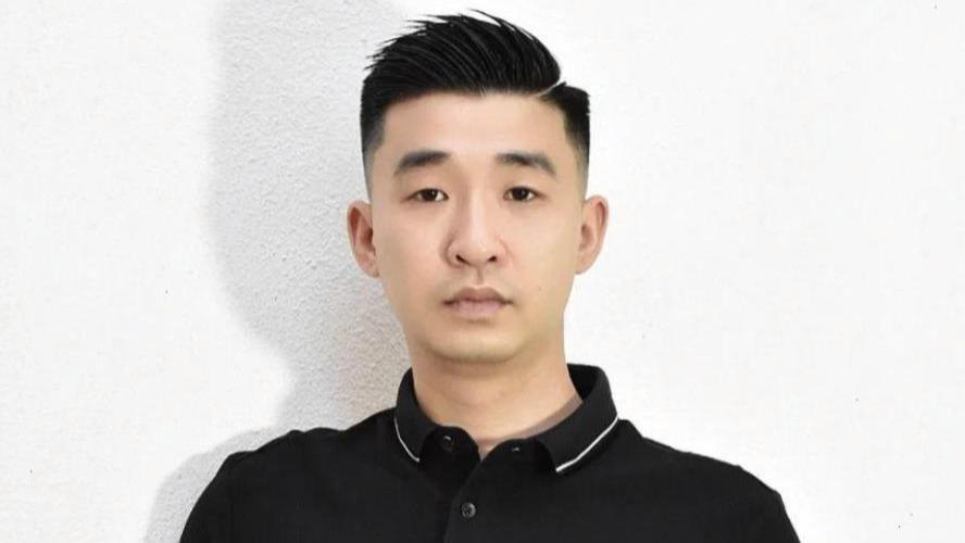 男人过了40岁，尽量少留这4种“发型”，乍一看时髦，实际很土气