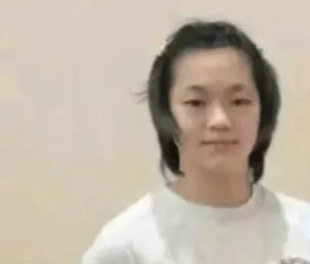 全红婵长高了吃胖了
是不能跳水了
但红宝跳水己取得它人无法企及的高度
职业