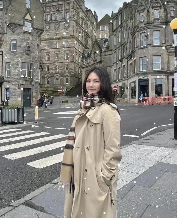 同样是星二代，有人从小被夸“小公主”，有人总被喊“风一样的女子”！李湘花大手笔“