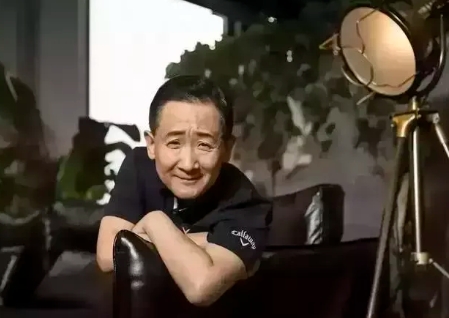 2010年，演员梁天在北京开了一家饭店，装修花了100多万。刚开业的时候，请朋友