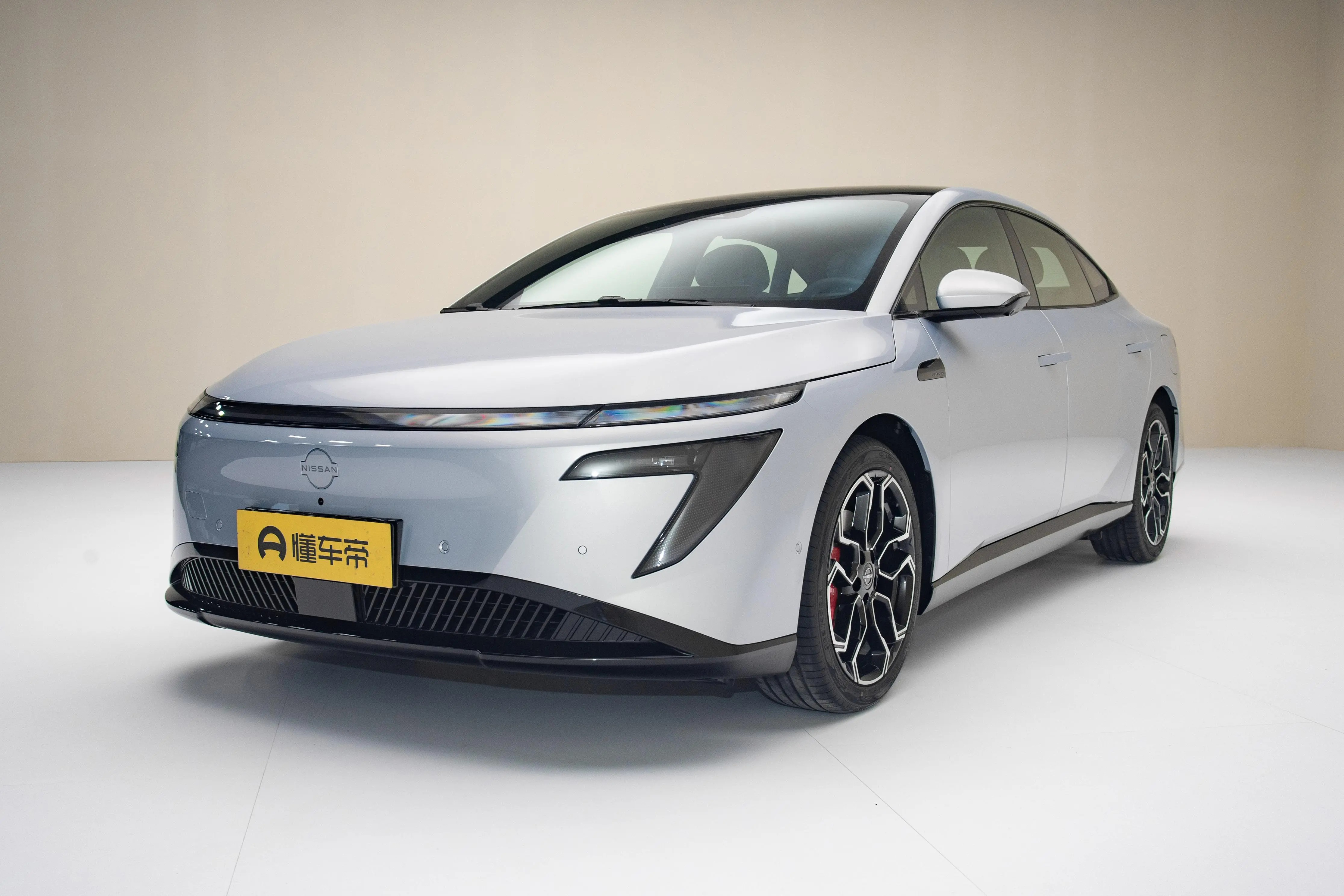 兄弟们，今天东风日产春季发布会刚结束，一口气亮出四款新车，天籁，日产N6，日产N