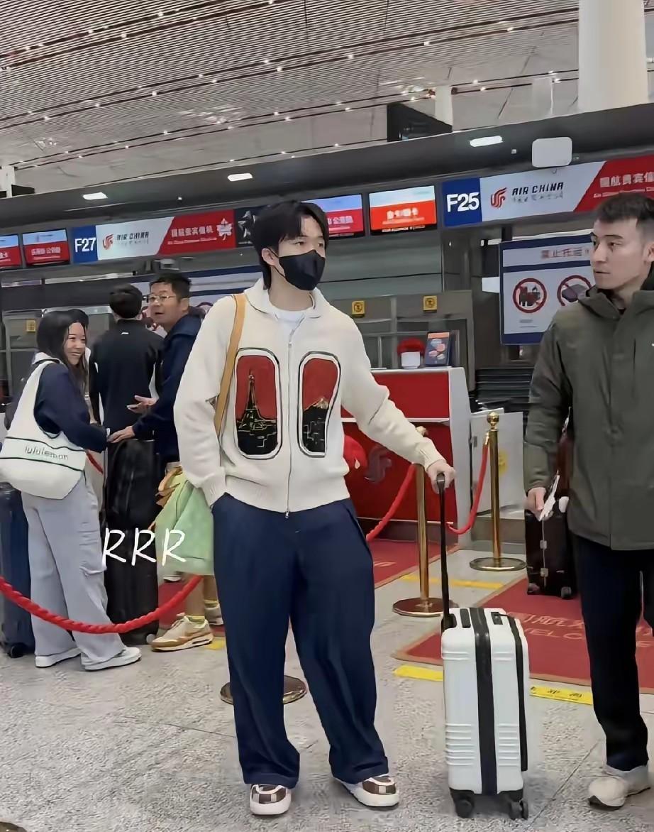 想不到！WTT中国大满贯才结束几天，国乒队员又出发了！这次他们要去印度参加亚锦赛