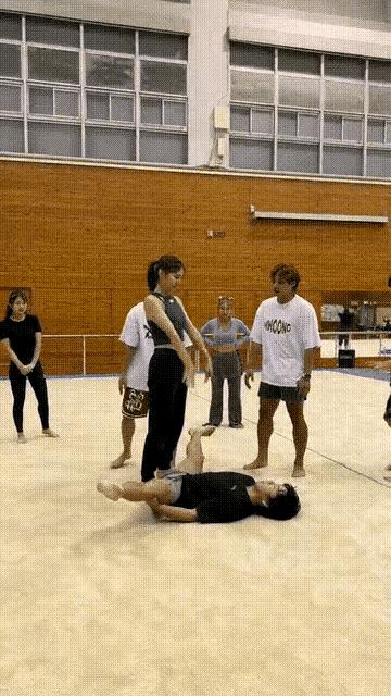 脑震荡+蛋黄派[捂脸][捂脸][捂脸][捂脸][捂脸]。