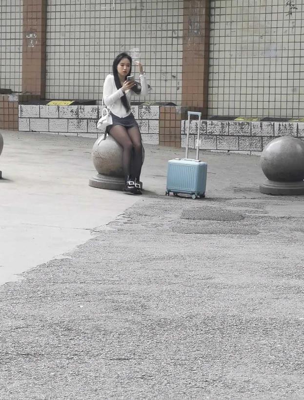 
卧槽，人的下限居然可以这么低。