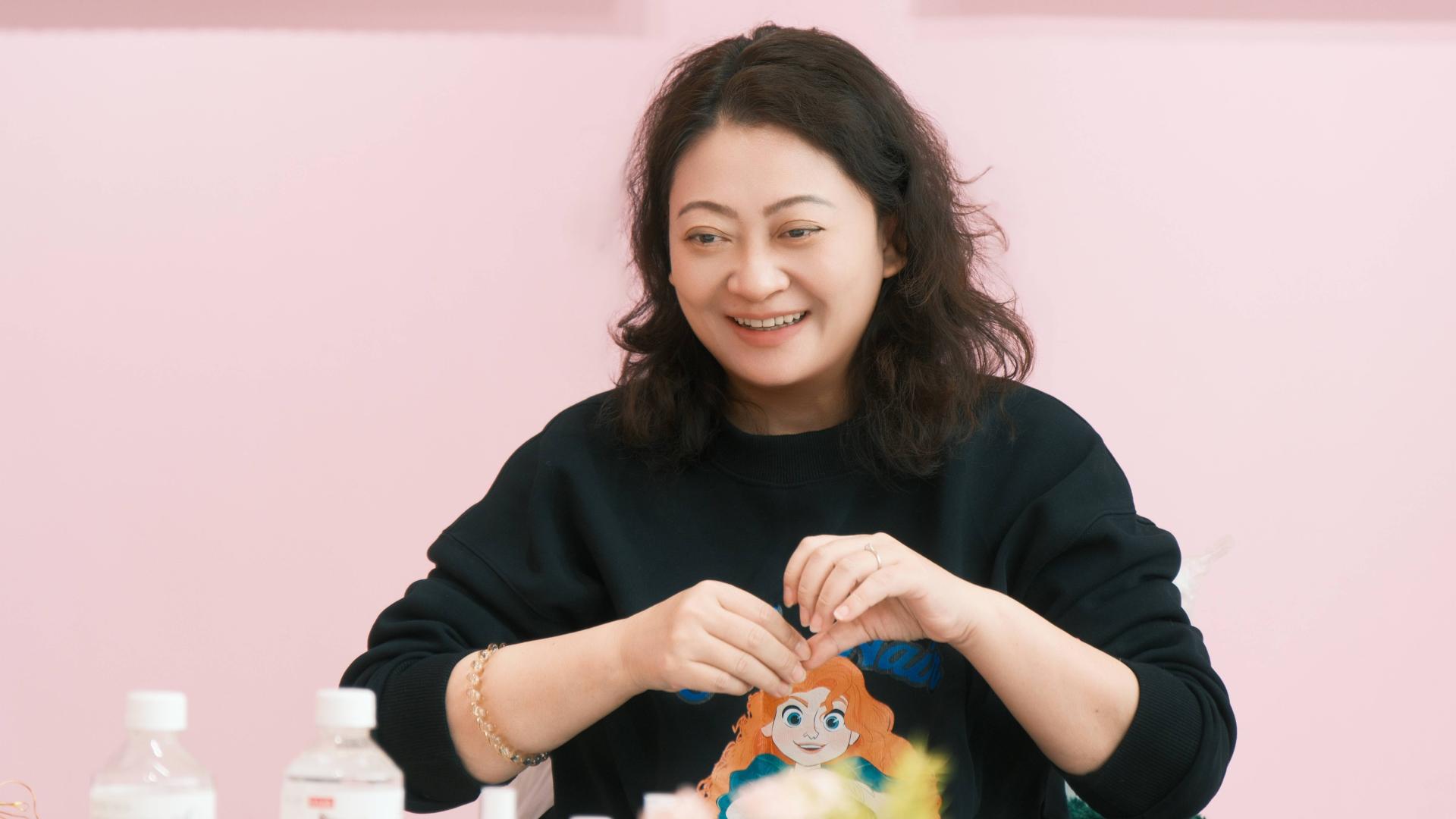 山景作伴，金丝为笔：窗边的非遗慢时光