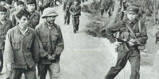 [中国赞]1979年，在对越自卫反击战中，连长冯增敏带着二百多名战士向越军投降，
