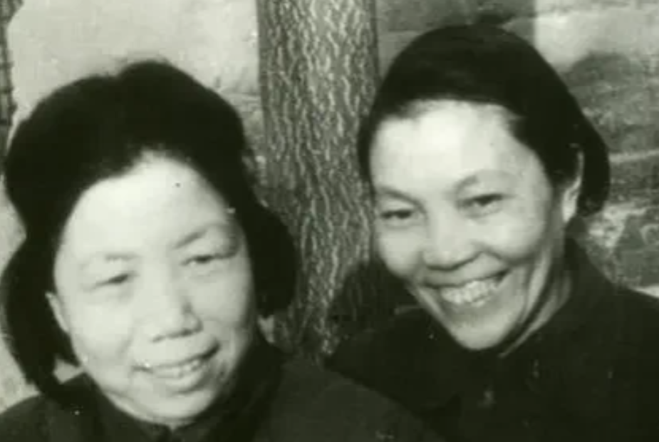 1975年，周总理长期住院终于出院，在理发修面时意外遇到了大姐蔡畅，没想到蔡畅竟