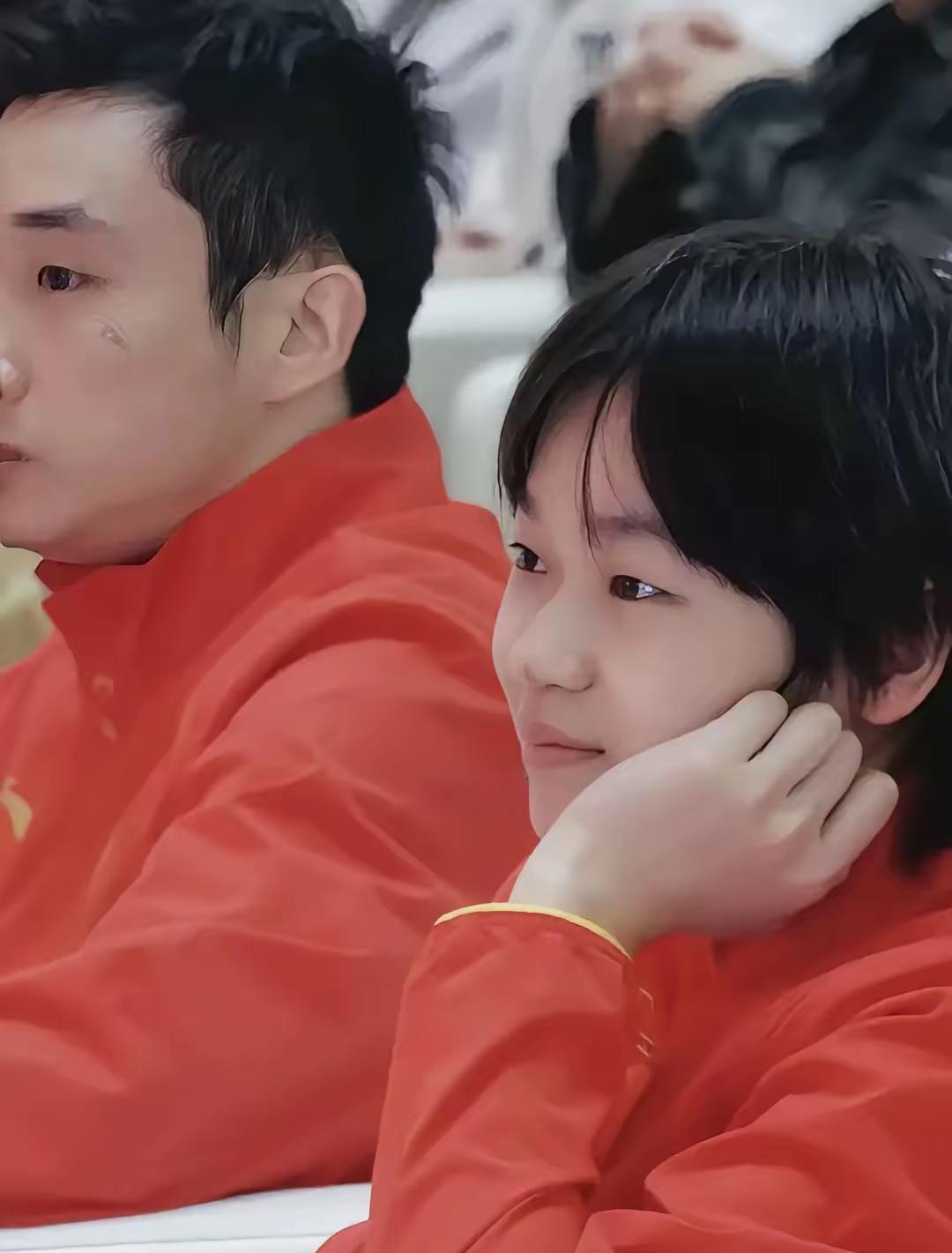 好消息！全红婵11月回广东参加跳水比赛。
看到全红婵武汉比赛因伤退赛的消息，一整