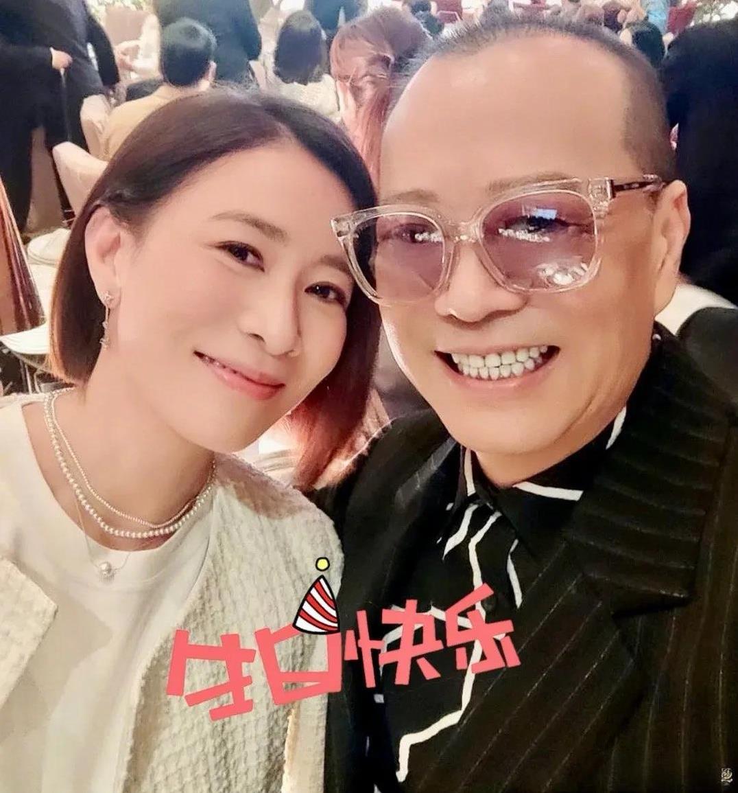 欧阳震华卡点为佘诗曼庆生
5月28日凌晨0点，欧阳震华在社交媒体发文，为佘诗曼庆
