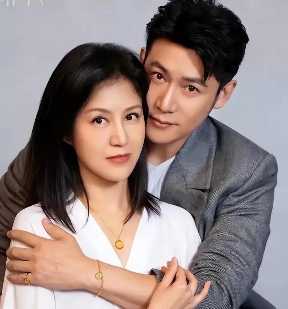 我有预感
陆毅中年危机了
家里财政大权老婆管，典型的男主外女主内的家庭，而且还负