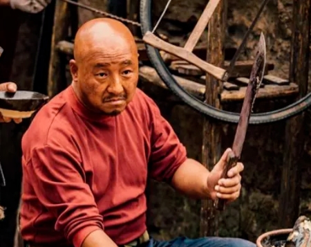 2014年，《战狼》筹拍，吴京给发小周晓鸥打去电话：“周亲人，我给你留了一个重要