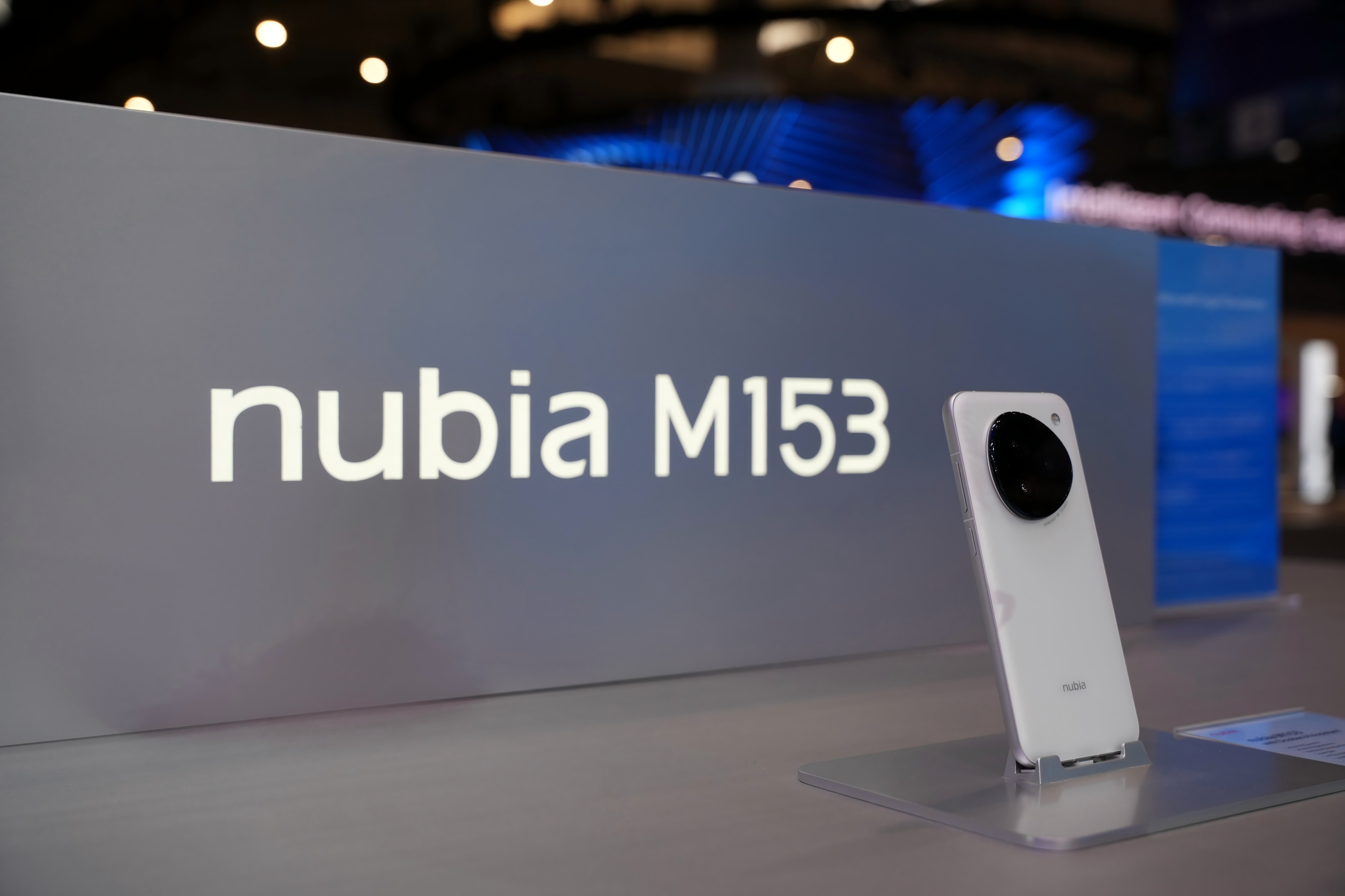 巴塞展观察：AI手机赛道“三国杀”，中国厂商交出答卷。