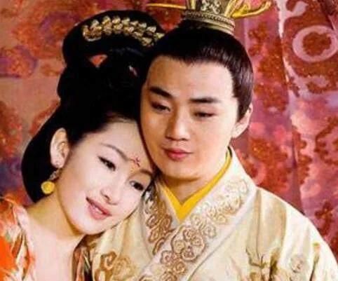 一天，武则天冲进李治寝宫，看见亲姐姐武顺躺在李治的龙床上，武则天对武顺说：要不是