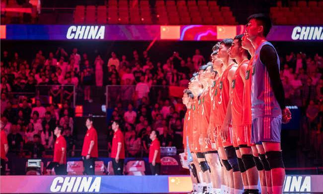 中国男排主帅海宁这一下头大了。
对于中国男排，他还从未去碰过日本这样的强队，今天
