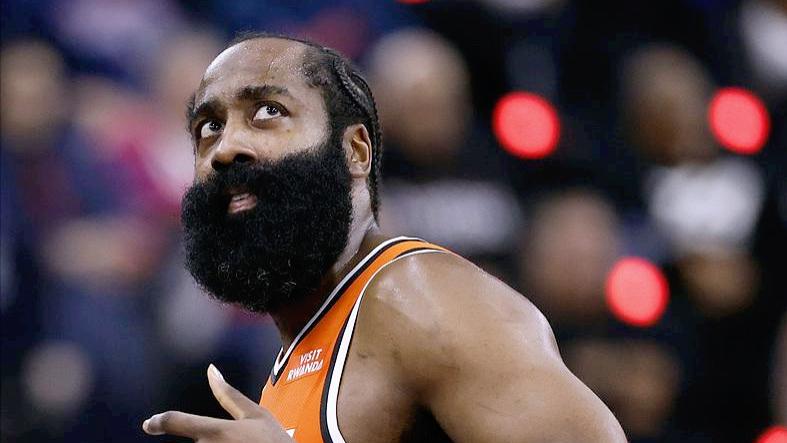 比尔报销，全网心疼哈登！36岁扛着快船，连续16年季后赛纪录悬了