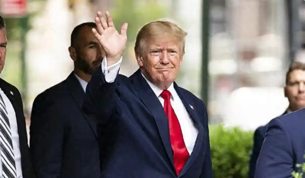美国总统国家安全事务助理华尔兹近日对外表示，美国目前背负着33万亿美元的国债，无