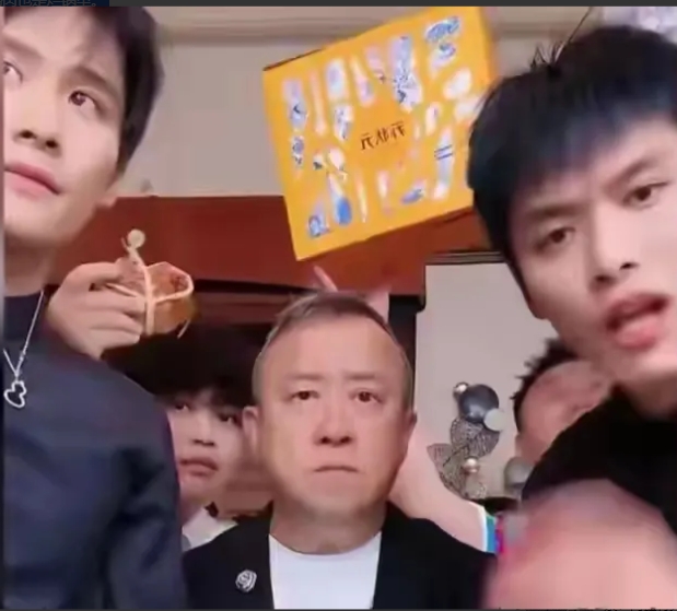 你知道小杨哥为什么被搞吗，什么糟头肉、美诚月饼啥的都是毛毛雨！
再怎么折腾肉也是