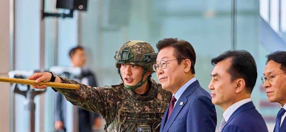 不要美军，韩国要独立

当地时间 9 月 21 号，李在明直接发文说了，把自