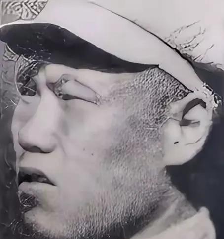 1951年，一志愿军往阵地送弹药，可当他到达后，却发现干部全牺牲，而战士更是乱成