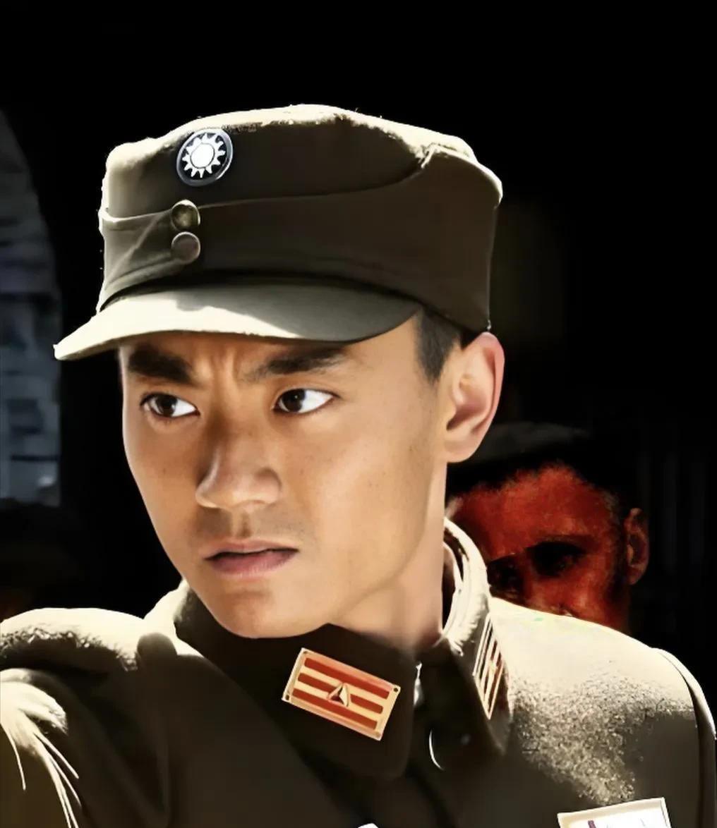 演员陈奕丞说：“有一次，有个剧组在选演员，我就去试镜，那个导演在看完我的表演后，