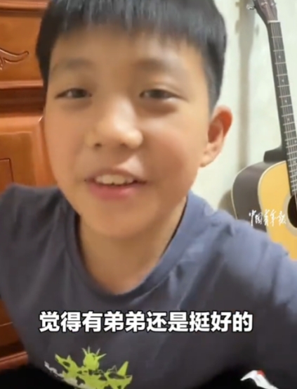 太治愈了！”山东，女生高考成绩不理想，一个人躲在屋里哭时，门突然开了，不料，竟是