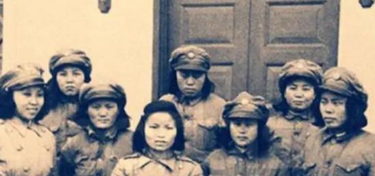 1951年，国民党女特务王化琴，被解放军战士押上刑场准备枪毙。就在这时，一个男人