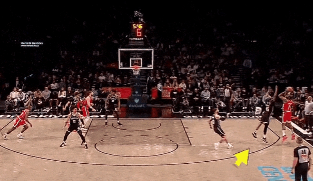 哈登这个算犯规？那库里岂不是无敌了！
在今天NBA常规赛快船客场对阵篮网的第一节