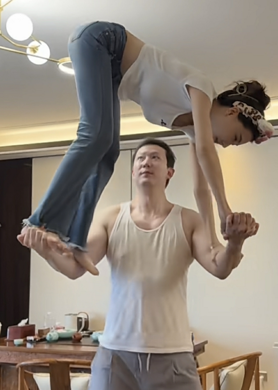 看哪里呢