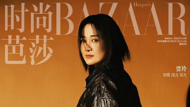 43岁贾玲近况曝光，与汪顺一起打网球，身材苗条活力满满，没复胖