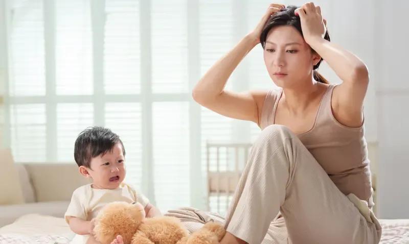 每一位新手妈妈都宛如误打误撞闯进育儿秘境的探索者，而宝宝出生后的第二个月，恰似地