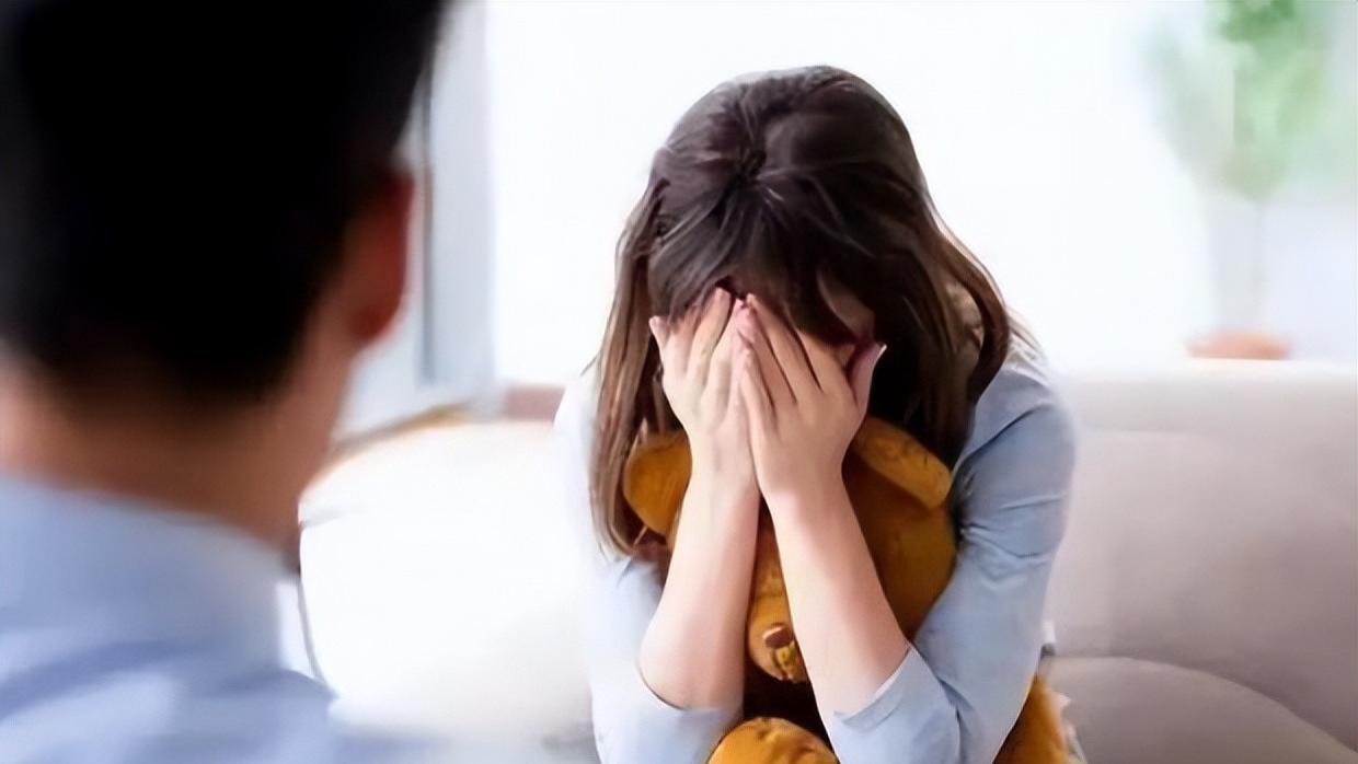 为钓杭州“富豪”，90后女孩扎破“安全套”，赚快钱的下场有多惨
