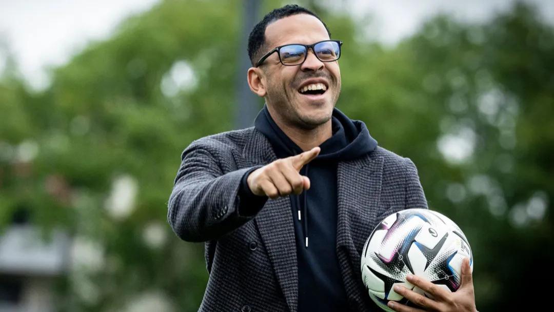 无缝换帅！新帅已飞抵伦敦，切尔西官宣在即