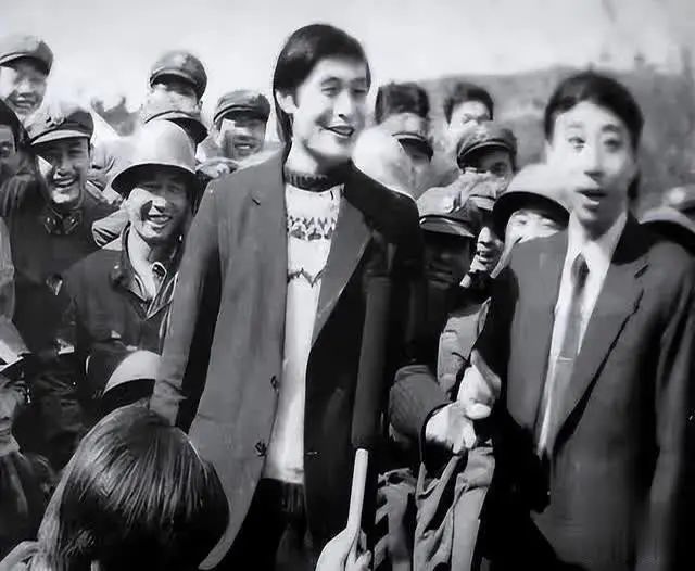 为什么冯巩在相声圈的地位很高？
