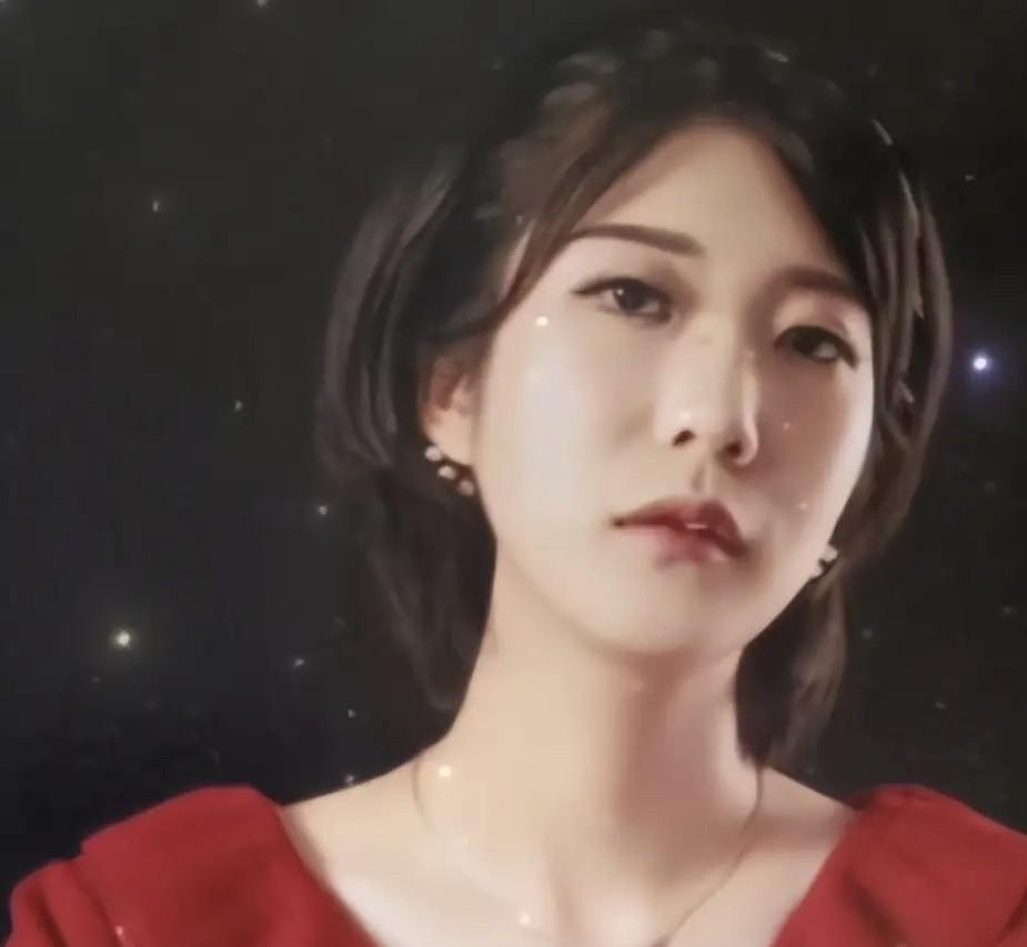 成都女子家门口被害案。在网上看到一个特别冷血的评论：“中年丧夫，晚年丧女，命真硬