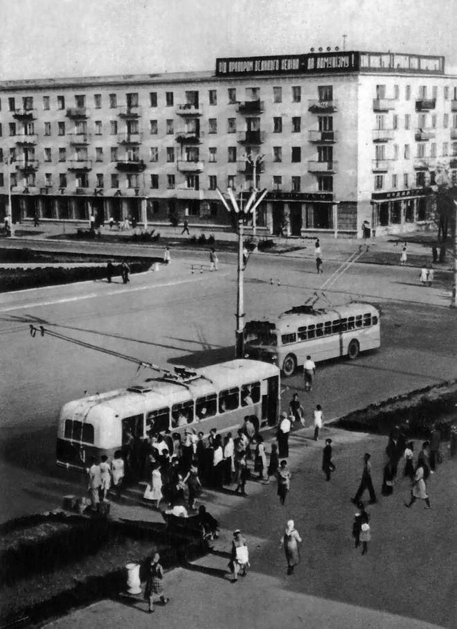 走，上班去！（70 年代乌克兰赫尔松）