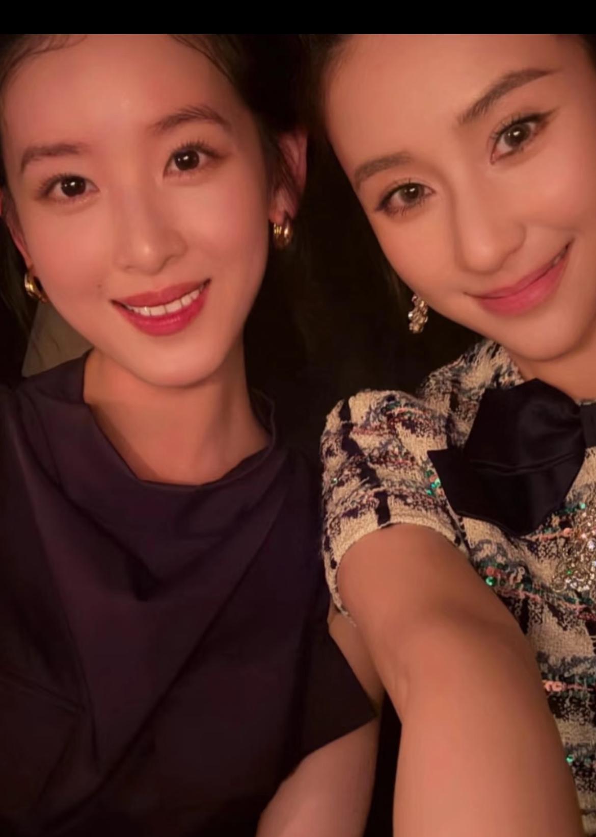 一个没生娃，一个有三个娃……谁更美
这一张真的get到 何超莲 的美了！