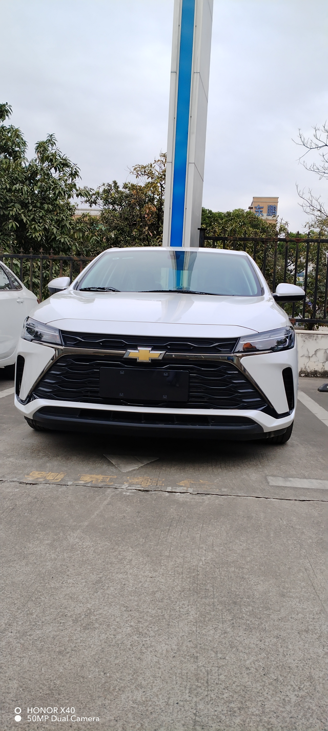 24 款科鲁泽百公里油耗 6L 高吗
我是一名 00 后，身边很多朋友亲戚都买车