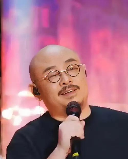 家人们谁懂啊！刀郎要在湖北宜昌连唱两晚啦！8月2日和3日，他会在宜昌奥体中心体育