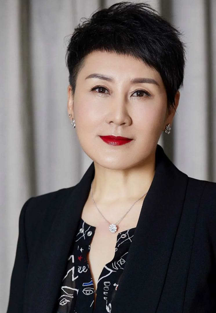 张凯丽的两会提案火了，张凯丽表示现在人的寿命普遍增长，活到八九十岁不成问题。35