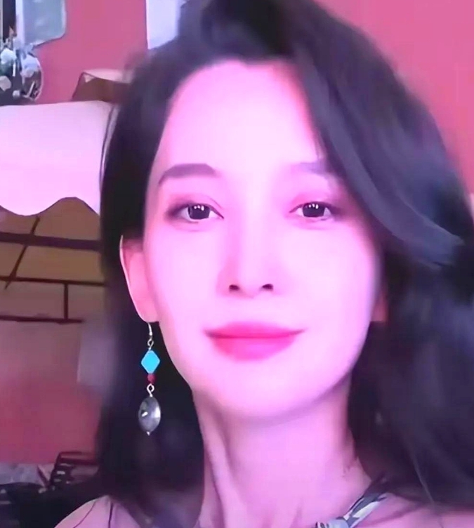 最近，汪峰和章子怡婚变的消息又有了新“实锤”。曾经，这场婚姻被网友调侃是“国际章
