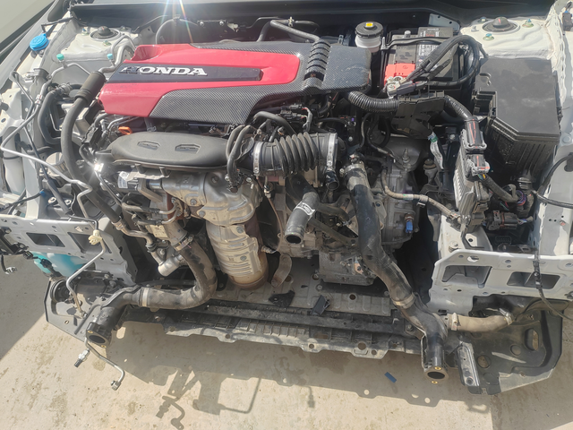 本田思域22款
高速上 60码的速度撞上的 气囊没弹正常吗？