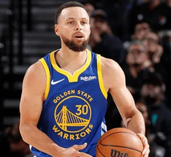 勇士主教练科尔在今日接受了采访，谈到了球队的首发阵容。
为了提升阵容的连续性，史