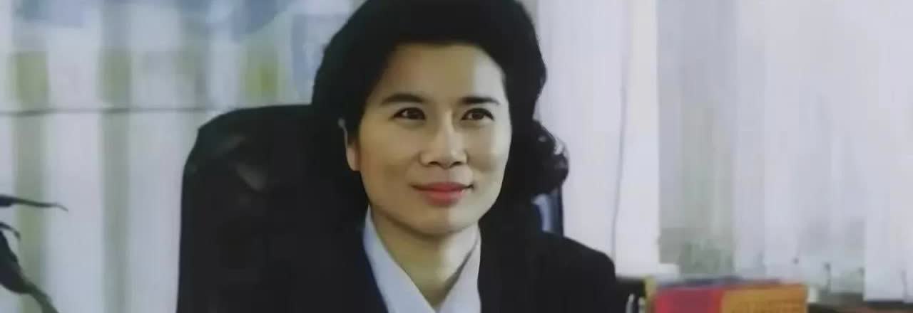 惊呆了！董明珠年轻的时候竟然如此的好看？

那时候的她还没有如今这种霸总的风