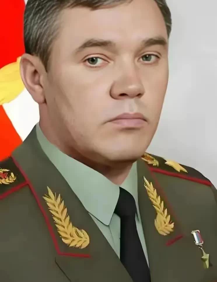 出乎意料，
俄罗斯国防部刚刚宣布了， 
​7月14日俄总参谋长格拉西莫夫亲自