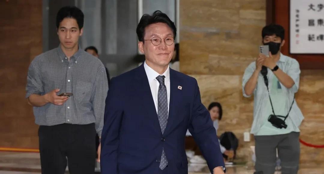 饱受争议的韩国总理金民锡是何许人？他毕业于首尔大学，当过汉城市长（现为首尔市），
