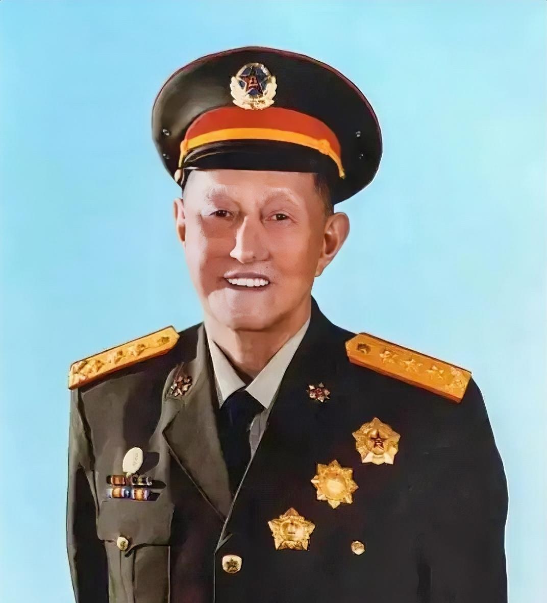1965年秋天，毛主席在武汉问了韩先楚一句话：“洪麻子怎么样？”韩刚说完洪学智还