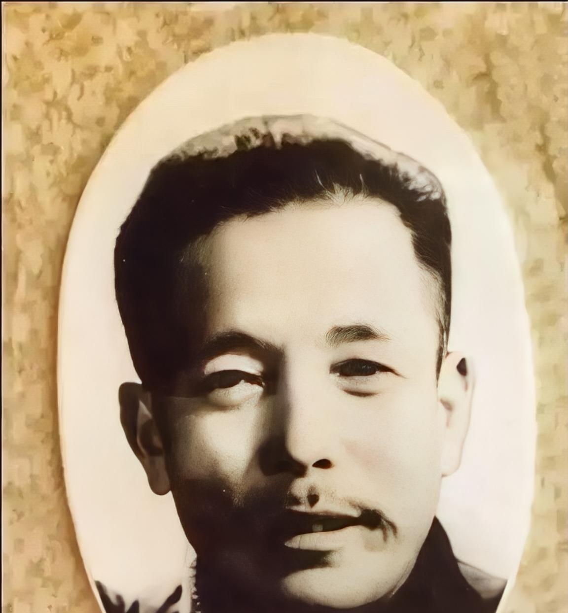 1955年，一个走江湖的男子故意让毒蛇咬自己的舌头，等蛇释放完毒素后，他一口咬下