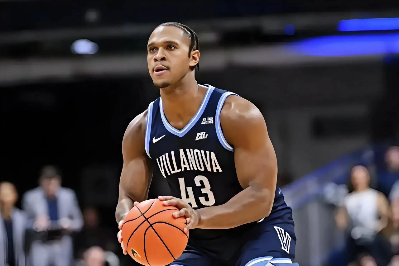 湖人签下NCAA得分王！
据ESPN消息人士透露，维拉诺瓦大学球员迪克森已同意与