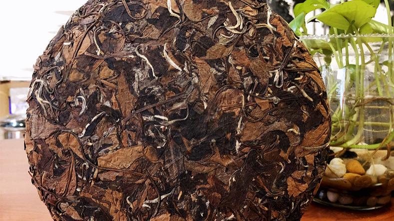 老白茶越陈越香？都有内些内含物质发生了变化，真相可能原来这样！一位茶农和客户的对话，揭开白茶变老的秘